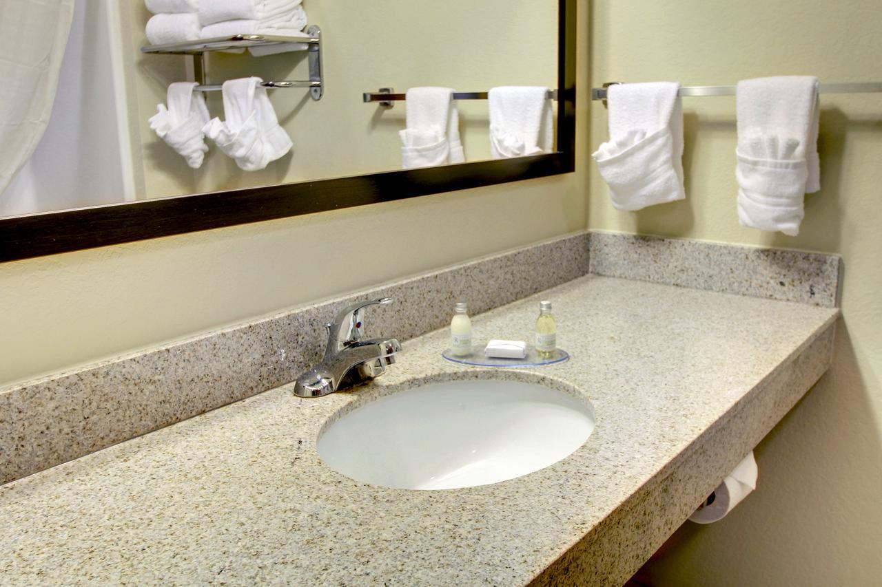 Cobblestone Inn And Suites - Ітон Екстер'єр фото