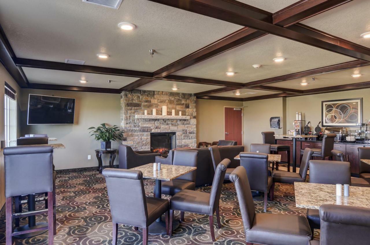 Cobblestone Inn And Suites - Ітон Екстер'єр фото